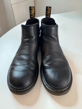 Dr. Martens size 4 YOUTH 2976 SOFTY T LEATHER CHELSEA BOOTS